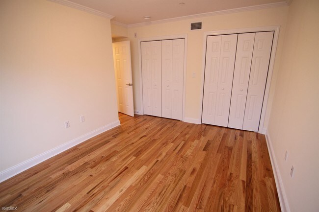 Building Photo - 3 br, 1.5 bath Apartment - 45 Langdon St