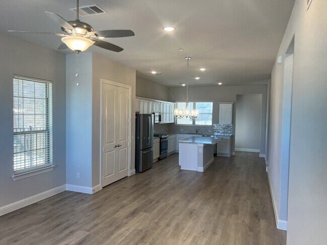 Building Photo - 6500 Iron Horse Blvd