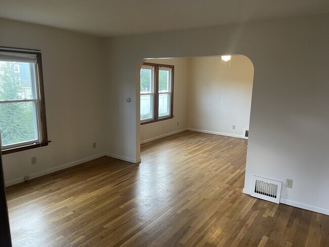 Building Photo - 103 Dwight Ave