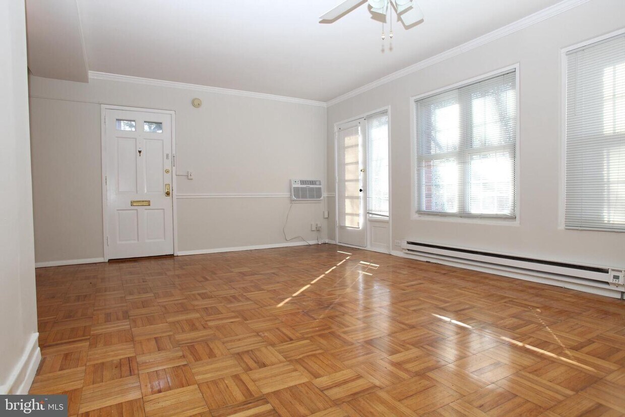Primary Photo - 1520 Mt Eagle Pl