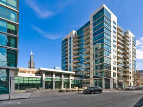 Building Photo - 125 S Green St