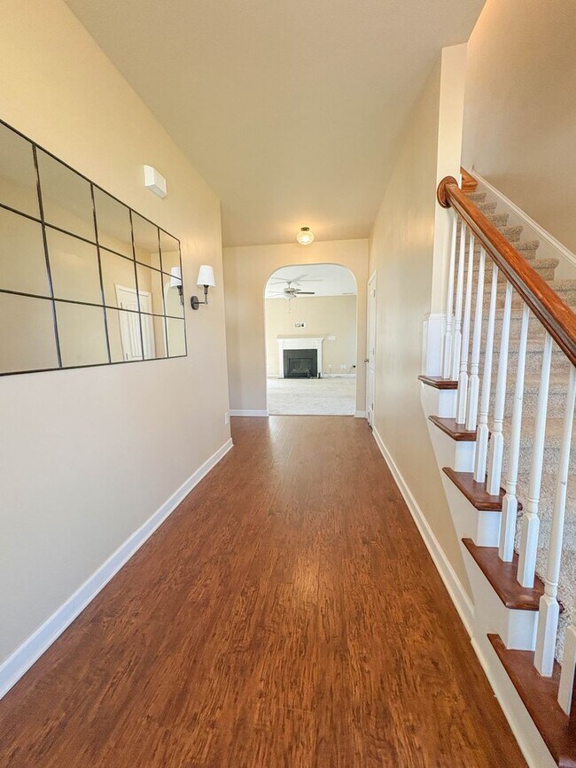 Building Photo - 829 Bellingham Way
