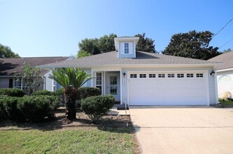 Building Photo - 2394 Marina Dr
