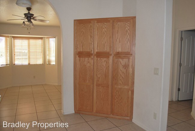 Foto del edificio - 4 br, 2 bath House - 2390 Cherry Hills Drive.