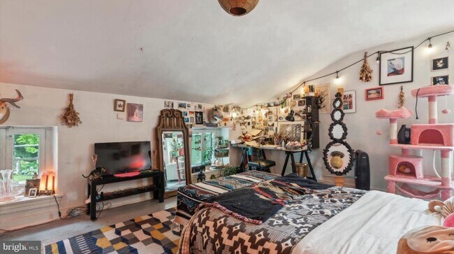 Foto del edificio - 23 W Walnut Ln