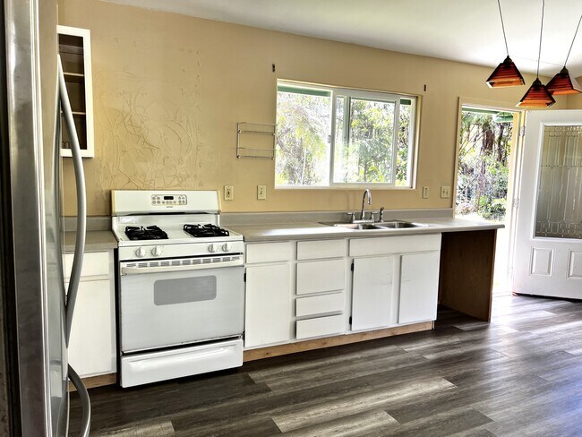 Foto del edificio - 11-2889-2889 Kilihune Rd