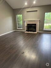 Building Photo - 2804 Skylark Dr