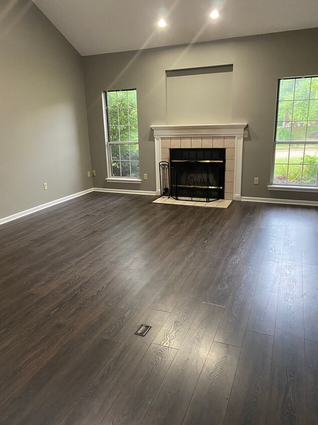 Primary Photo - Beautiful & Spacious House in Green Meadow...