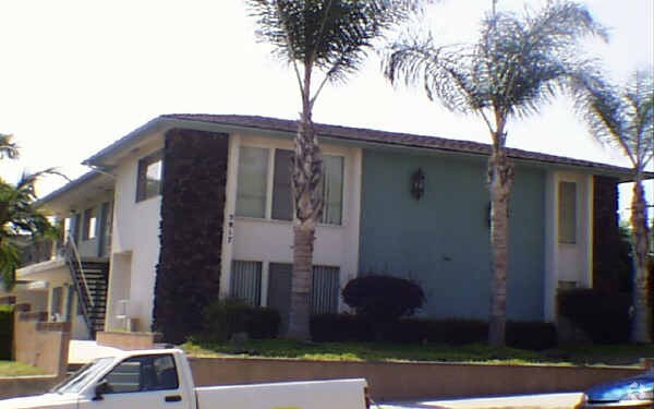 Foto principal - 5817 Greenleaf Ave