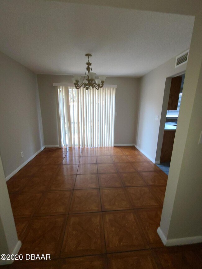 Building Photo - 55 Ravenwood Dr