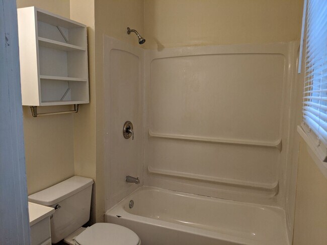 Building Photo - 1 br, 1 bath House - 432 2nd Ave