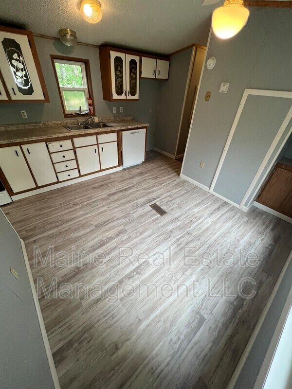 Building Photo - 11 Sweet Fern Dr