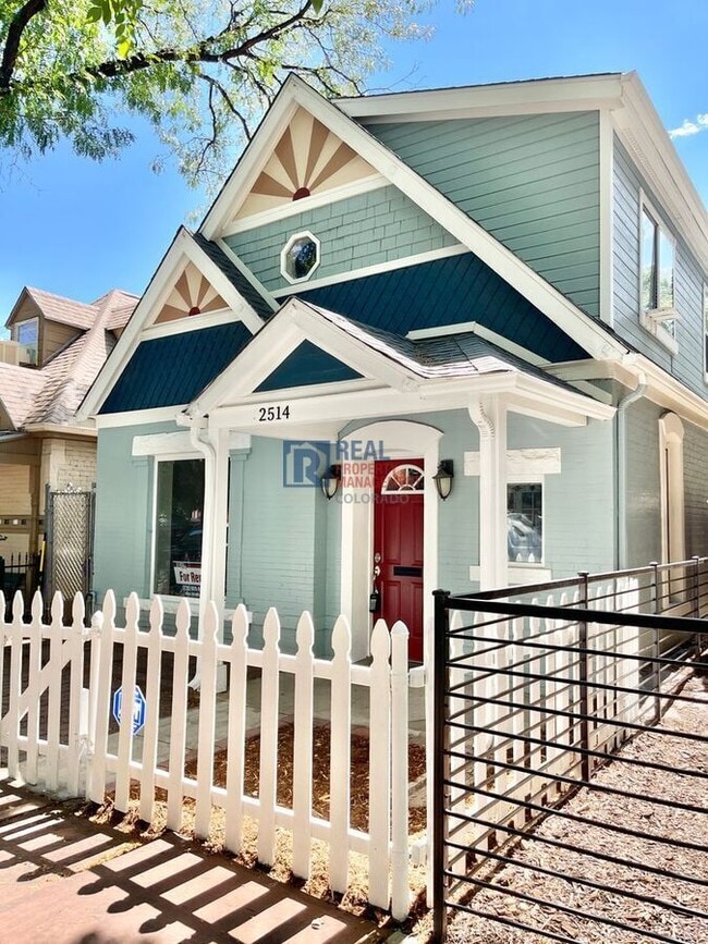Building Photo - 2514 W Argyle Pl