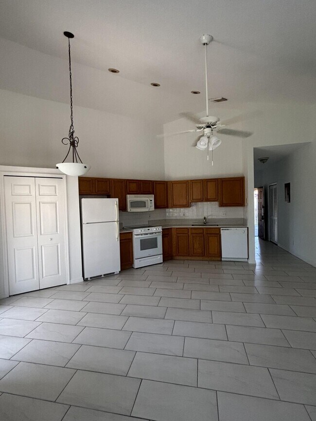 Building Photo - 9878 Perfect Dr