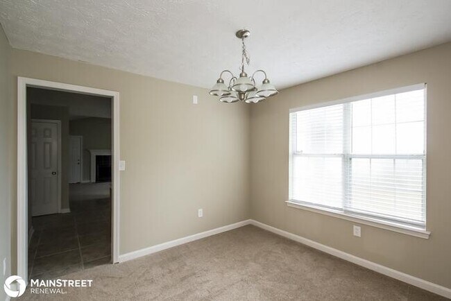 Foto del edificio - 1223 To Lani Farm Rd, Stone Mountain, GA 3...
