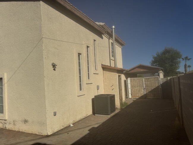 Foto del edificio - 6216 S 4th Ave