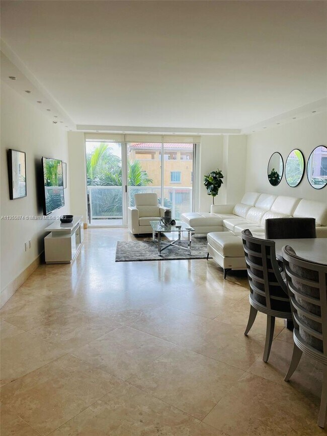 Foto del edificio - 8855 Collins Ave