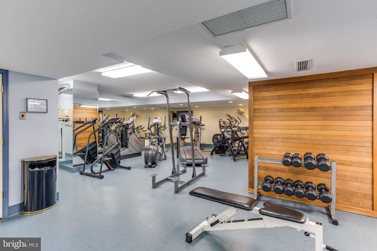 Foto principal - 3701 S George Mason Dr
