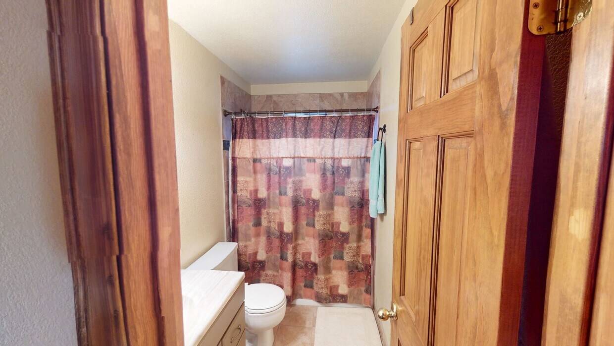 Primary Photo - Newly remodeled 3 bedrooms, 2 bath home