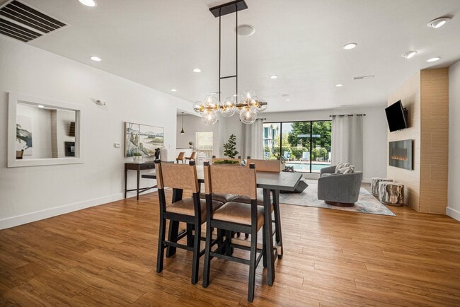 Building Photo - Aventura at Richmond