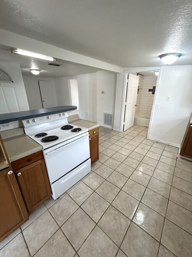 Foto del edificio - Charming 3-Bedroom Rental in Tavares!