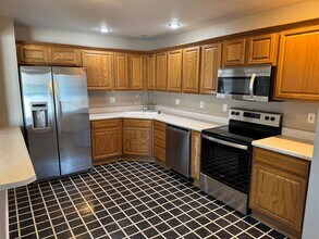 Building Photo - 2717 Bristol Dr