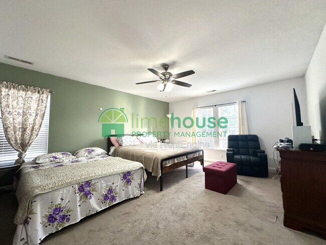 Foto del edificio - 2604 Greenwood Dr