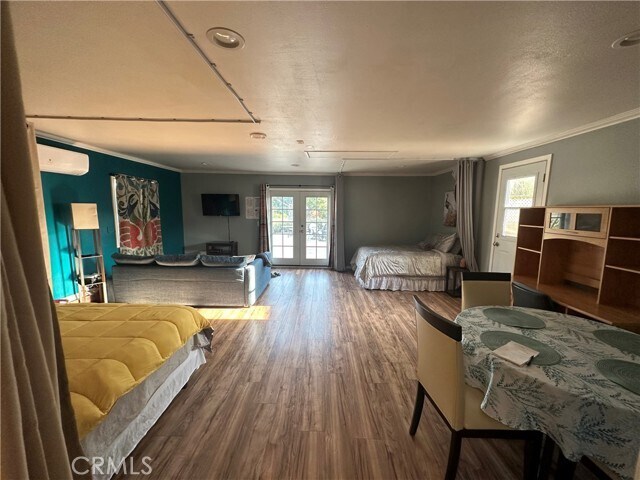 Foto del edificio - 303 N Baldy Vista Ave