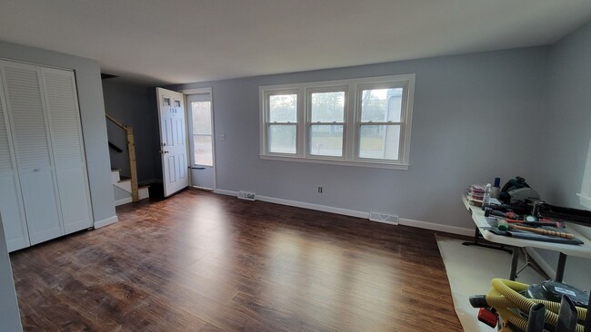 Building Photo - Newly Updated West Yarmouth Townhouse