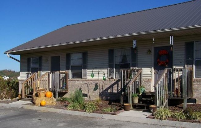 Building Photo - River Country Apartments