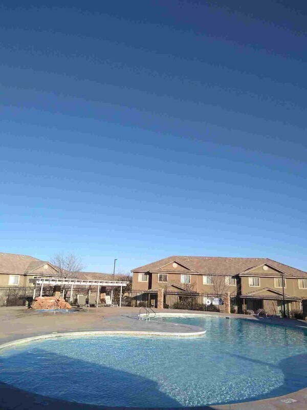 Foto del edificio - 3155 S Hidden Valley Dr