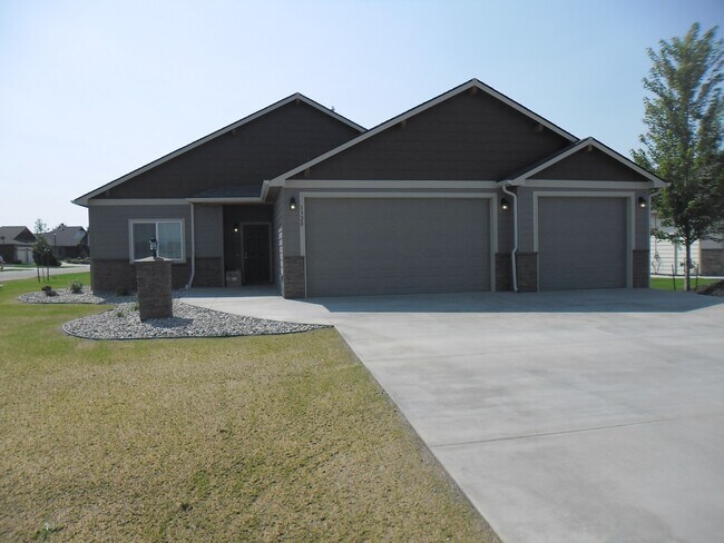 Foto del edificio - 1320 E Chelan Ct
