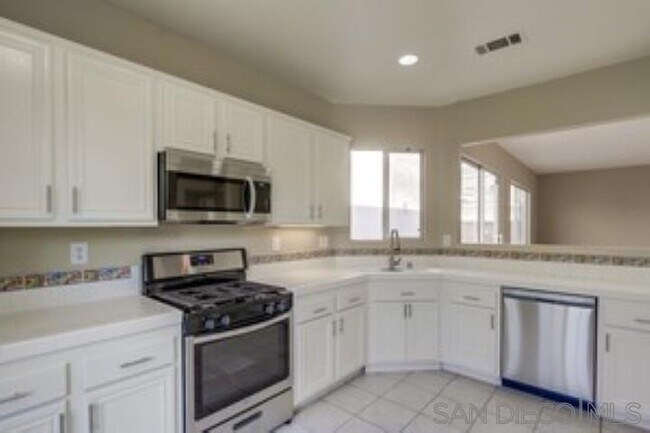 Building Photo - 1407 Santa Rita E
