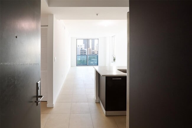 Foto del edificio - 333 NE 24th St