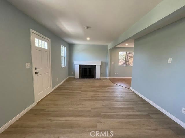 Foto del edificio - 6818 Santa Susana Pass Rd