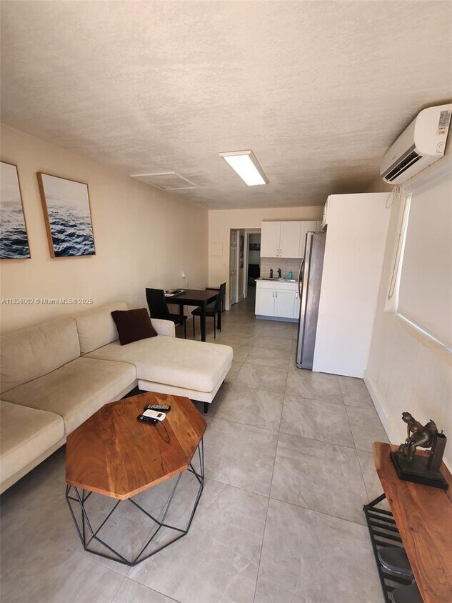 Foto principal - 2165 SW 47th St