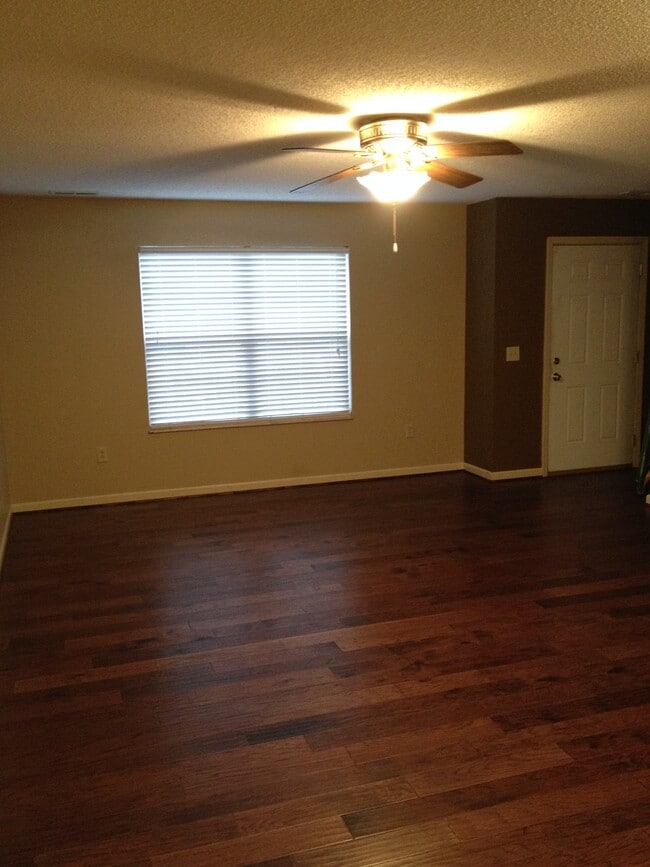 Building Photo - 3057 Lee Hwy