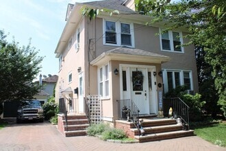 Building Photo - 614 5th Ave