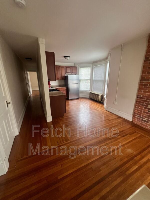 Building Photo - 832 N 5th St