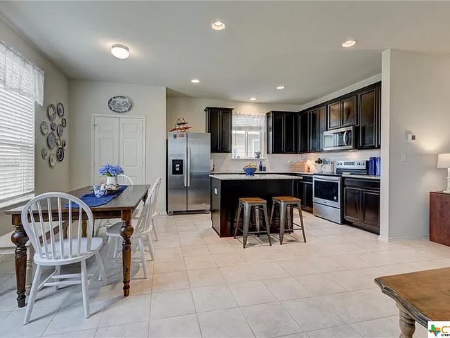 Building Photo - 308 Autumn Rouge