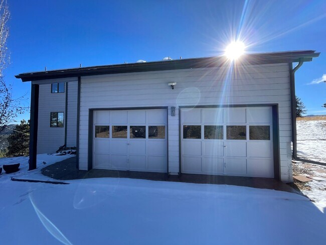 Building Photo - Beautiful Home In South Evergreen!