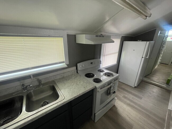 Foto del edificio - Single Family 3 Bedroom