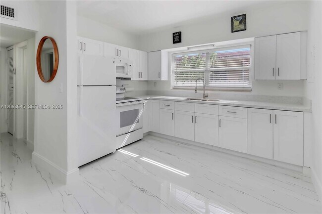 Foto del edificio - 1236 NE 109th St