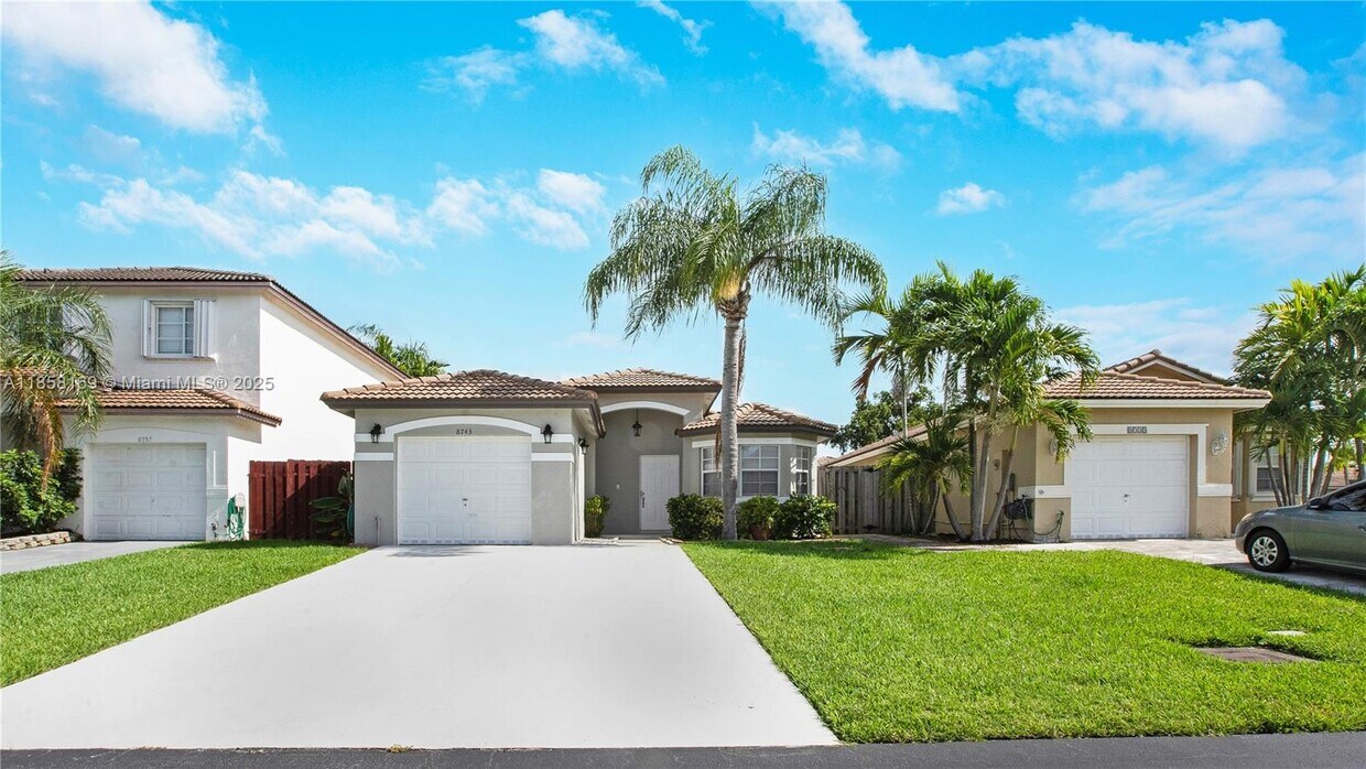 Foto principal - 8743 SW 213th Ln