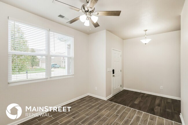 Foto del edificio - 6041 Edgemont Way