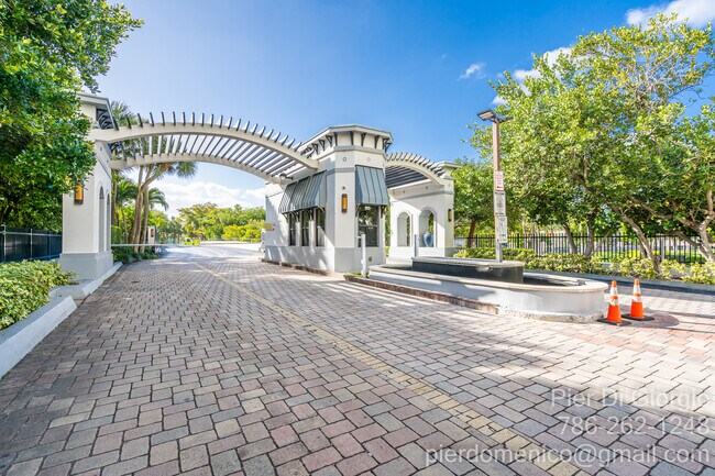 Foto del edificio - 408 Poinciana Dr