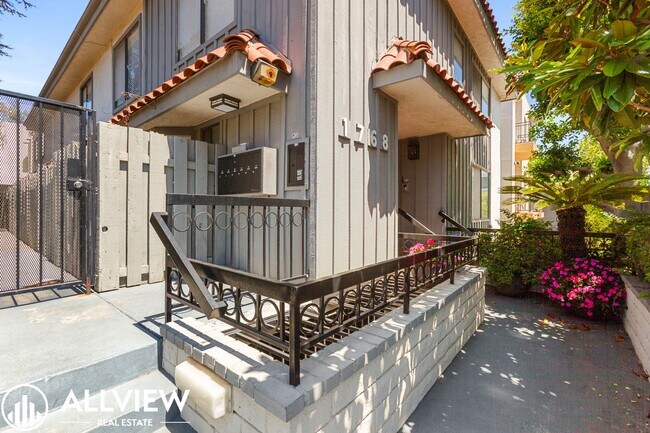 Foto del edificio - Beautifully Upgraded 2-Bed, 3-Bath Townhou...