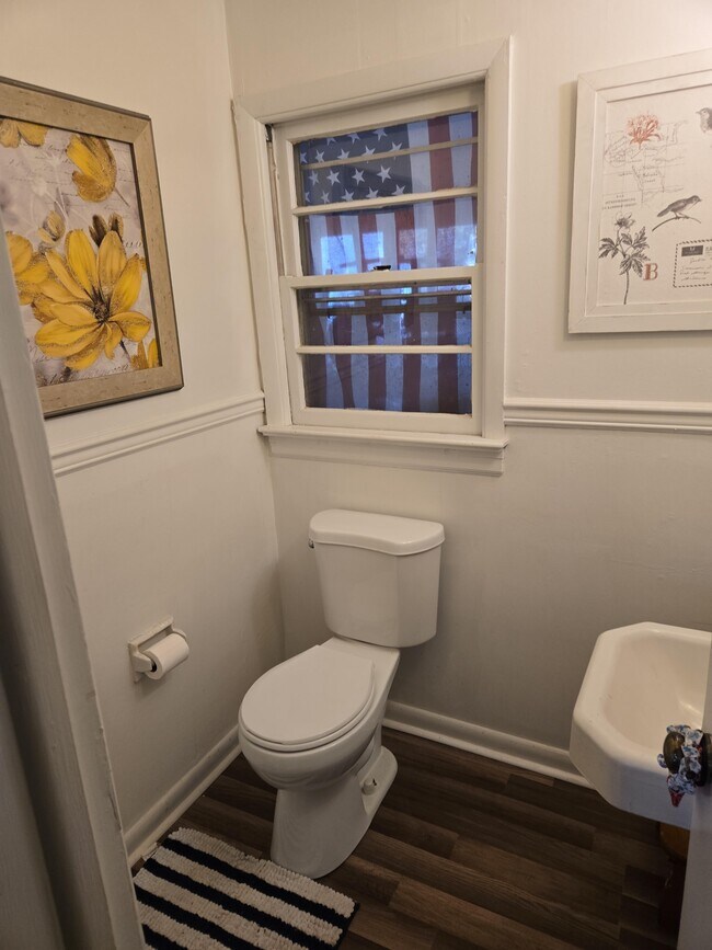 Foto del edificio - 509 Frank Ln