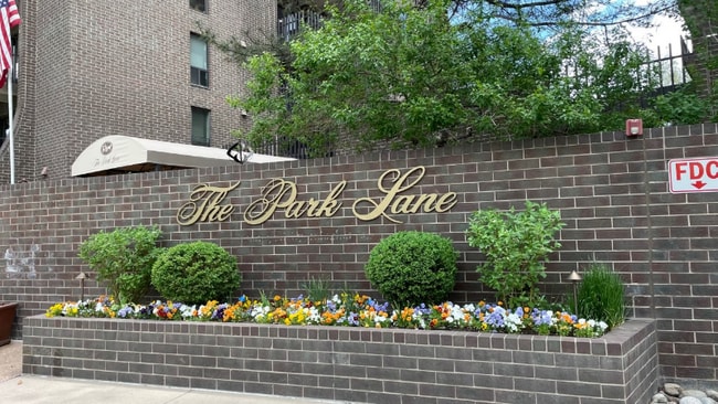 Building Photo - 460 S Marion St Pkwy