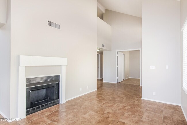 Building Photo - 6331 W Townley Ave